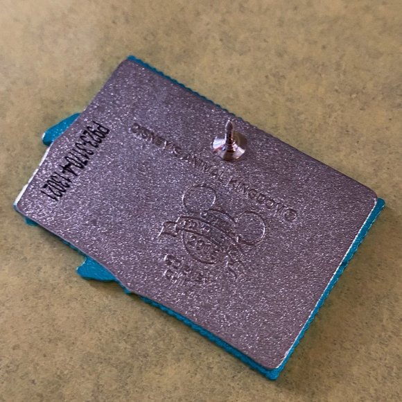 Walt Disney World Expedition Everest-Legend of the Forbidden Mountain pin (2013) - Picture 2 of 3